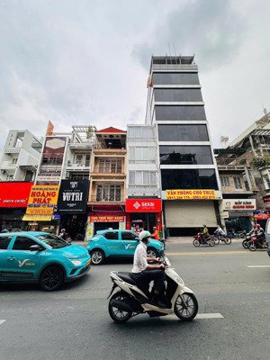 giảm 10 tỷ rẻ nhất khu vực, chủ cần bán toà nhà đường phan đình phùng p1 phú nhuận. dt: 4,5x20m