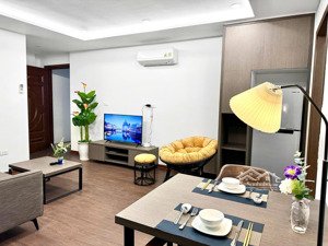 cho thuê chung cư mini có ôtô đỗ cửa ngay thuỵ khuê( 60m2 siêu mới)