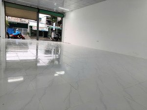 cho thuê nhà mặt tiền quốc lộ 57c, cách chợ phú nhuận 100m, trường thcs hoàng lam 100m