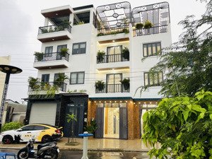 nhà đẹp đối diện công viên ngang 8.3m ngay đầu tô ngọc vân giáp gò vấp