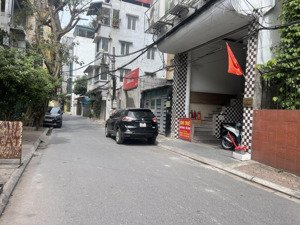 bán nhà bạch mai - trương định, nhà cũ bán đất 140m2 x mt 6m giá 26tỷ, ô tô tránh dừng đỗ. không qh