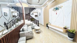 bán nhà dân xây khu lĩnh nam - nam dư 5 tầng thoáng sáng, một bước ra ô tô tránh. giá nhỉ 7 tỷ.