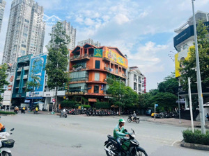 kẹt tiền bán nhà mặt tiền trần phú,quận 5.dt 8x18m, 6 tầng,hđt 110 triệu/tháng,giá 52 tỷ