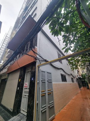 chính chủ cho thuê nhà mới nguyên căn tại linh đàm , hoàng mai, nhà 6 tầng lô góc giá 13tr/tháng