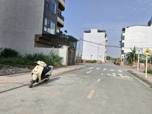 bán đất phố hoa động, cự khối, 86m2, mt 5m, giá 18.9 tỷ, phân lô ô tô tránh vỉa hè view công viên