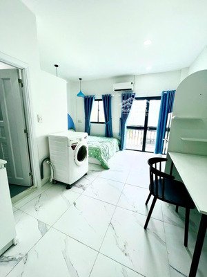 chuyên cho thuê căn hộ cc mini studio ban công, máy giặt riêng, full nội thất_ an ninh và sạch sẽ