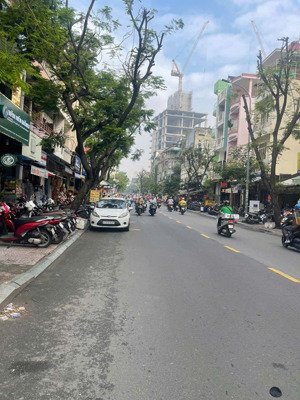 45tỷ/72m2 nhà 5 tầng mặt tiền đường calmette quận 1