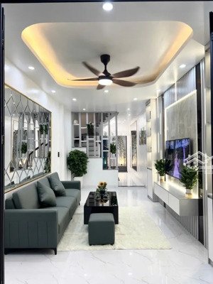 bán nhà tôn đức thắng, 60m2 x 4 tầng, mặt tiền 4.3m, giá 11.6 tỷ