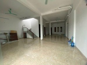 cho thuê nhà mặt phố tại nguyễn thị minh khai, 65 triệu, 200m2, giá tốt hot