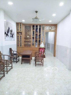 nhà ngộp bank bán rẻ:7,8 tỷ. lê thúc hoạch. 4 tầng.dt: 4,3 x 18. đầu tư hay ở có lời