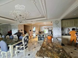 bán gấp biệt thự khu q - ciputra. s 400m2, 4 tầng, rộng: 12 mét . giá 148 tỷ vnd