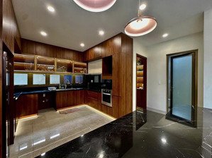 cc bán căn biệt thự 4 tầng có tm ngay mt q1 dt 8,6x15 cn 132m2 xd 393,9m2 giá 38 tỷ lh 