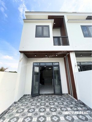 chính chủ bán căn nhà mới hoàn thiện khu dân cư phước tân hoàn thiện gần cổng 11