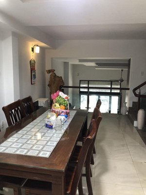 nhà 3 tầng đường lưu quý kỳ . hải châu
- diện tích 81m2 ngang 6m