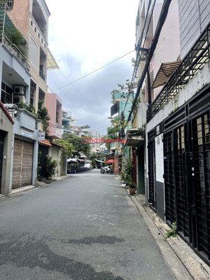 nhà đặng văn ngữ, phú nhuận, khu an ninh, dân trí cao, hẻm xe hơi, nhà giá rẻ 46 m2 chỉ 9,5 tỷ.