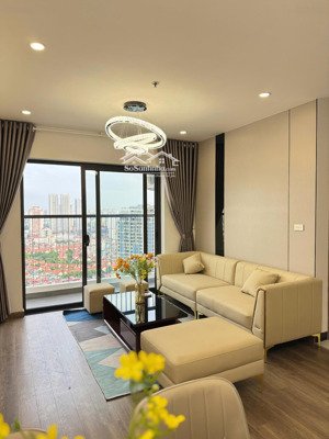 bán căn 2 ngủ - ha noi center point -27 lê văn lương, ban công đn, sẵn sổ, có slot ô tô, hơn 7 tỷ