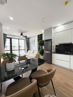 chính chủ bán căn 2pn, chỉ 6,2 tỷ, 65m2, view đẹp, iris garden