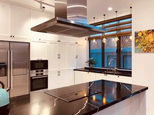 bán căn liền kề 96m2 ( mặt tiền 8m ) vinhomes imperia- hoàn thiện full nội thất cao cấp cực đẹp