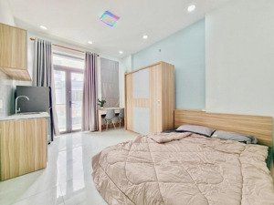 studio ban công máy giặt riêng ngay etown cộng hòa