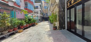 bán nhà nguyễn trãi 67.6m 4 tầng - 17 tỷ - hẻm xe hơi đỗ cửa khu trung tâm