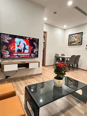 mời thuê căn hộ 2pn 2wc 58m2 đủ đồ view tầm trung toà r3 onsen.hl ạ