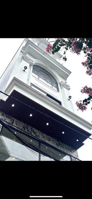 bán gấp siêu phẩm nhà đẹp thạch bàn-long biên thiết kế hiện đại 6 tầng thang máy