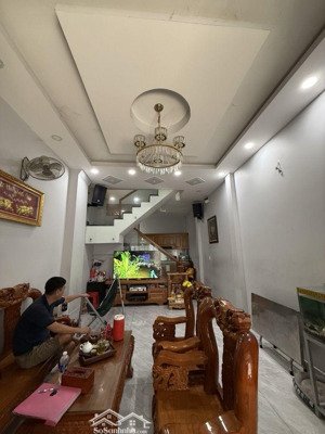 gấp bán căn nhà mặt tiền hẻm 3m 48m2 4tầng cách hxh 10m tiếp giáp pmh phú thuận q7 chỉ 6.3 tỷ