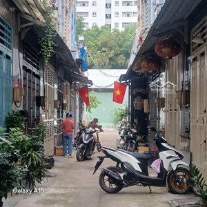 5 tỷ 350 thương lượng, nhà 3 tầng, khu dân cư, diện tích : ngan 3,49 mét - dài 11 mét.