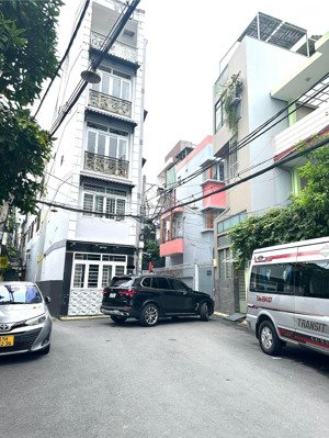 nhà 5 tầng thích quảng đức ở liền, hẻm xe hơi 8m, thoáng 3 mặt trung tâm phú nhuận