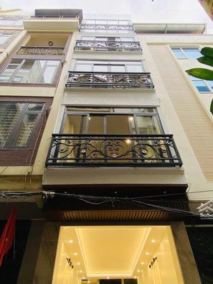 ô tô đỗ cửa nhà phố minh khai, phân lô, thang máy, mặt ngõ nông rộng 3m, nhà mới kính koong, 47m.