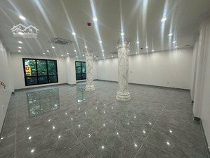 cho thuê nhà mặt đường văn cao, mặt tiền 9m, dt 180m2, nhà 4 tầng mới thông sàn, có thang máy, pccc