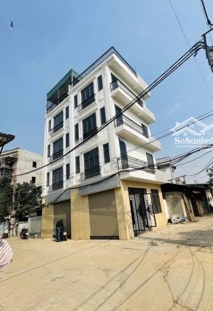ngay đh đại nam lo góc 2mặt thoáng dt43m,mt,5.3m,7,750tr vị trí: trung tâm khu dân cư