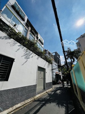 hồ biểu chánh - trần cao vân | 10m ra mặt đường - tiện ở hoặc cho th.uê | 3 tầng 4.8x10m | phân khú