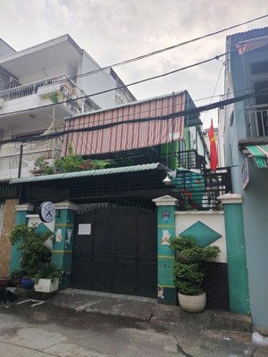 cần bán nhà diện tích 86m2, cấp 4. khuôn đất nở hậu. hẻm xe hơi nơ trang long phù hợp xây chdv