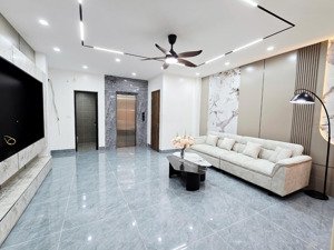 nhà mới !! thạch bàn oto vào nhà cách 1 nhà ra đường thông oto tránh nhau full nội thất , 6 tầng