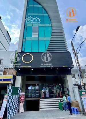 cho thuê tòa nhà văn phòng góc 2 mặt tiền 29 hoàng việt 169 triệu/ tháng * 1200m2