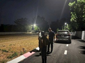 chính chủ tôi cần tiền nên bán lô góc 3 mặt tiền