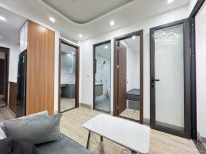 phòng 2 ngủ 1 khách mặt phố quan nhân . nội thất đầy đủ , thiết kế rộng rãi 40m2 ngay ngã tư sở