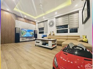 căn hộ 3 ngủ,2wc toà resco phạm văn đồng -đối diện công viên hoà bình ,dt 110m .tầng cao rất thoáng