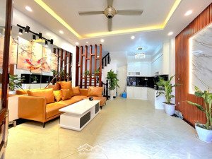 bán nhà phố trạm, 50m ra mặt phố - 32m2, chào 6.8 tỷ