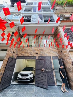 toà dòng tiền cao cấp - dòng tiền 2 tỷ/năm - ô tô 7 chỗ vào nhà - 22 phòng - vị trí đẹp - 2 thoáng