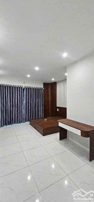 anh dũng nhờ bán nhà liên mạc, lô góc, full nội thất, trước mặt sân chơi thoáng vĩnh viễn