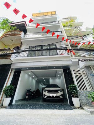 bán nhà 80m2*6 tầng* mt6,2m, khu nghi tàm tây hồ , ô tô tránh, full nội thất, lh 