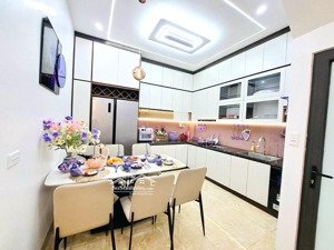 chính chủ cần bán căn nhà 4 tầng - phố hồng mai - sổ đỏ chính chủ - chỉ hơn 8 tỷ