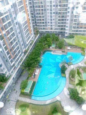 chính chủ tôi cần nhượng lại căn góc 68m2 2pn 2wc, full nội thất. lh: 