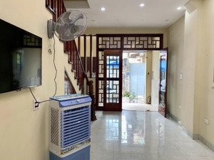 cho thuê nhà ngõ 99 đinh công hạ 45m2, 4 tầng ,5 ngủ - full đồ - ngõ ô tô tránh xe may - ở ngay