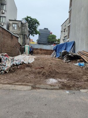 chưa đến 300tr/m nhà mp hoàng hoa thám, vỉa hè, 2 thoáng, mt 6.5m ,kd