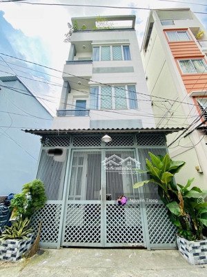 bán nhà 4 tầng, hẻm 5m,kế phú mỹ hưng, quận 7-chỉ nhỉnh 6 tỷ