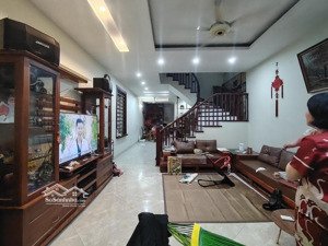 nhà sân vườn ô cách ngô gia tự việt hưng, long biên diện tích 106m² x 4 tầng,