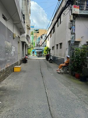 gia đình cần bán căn nhà hxh ngay sát mặt tiền nơ trang long, phường gia định, tp.hcm